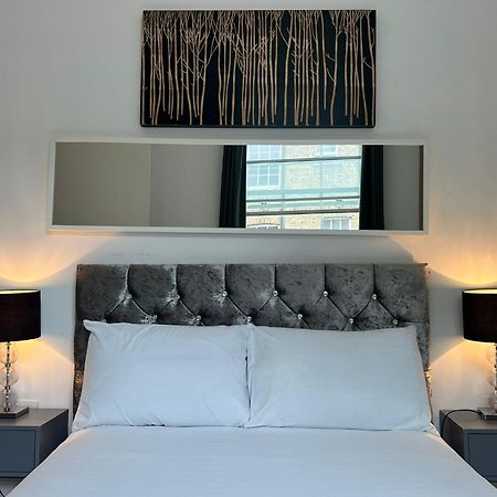 One Bedroom Apartment In Holborn Londra Exterior foto
