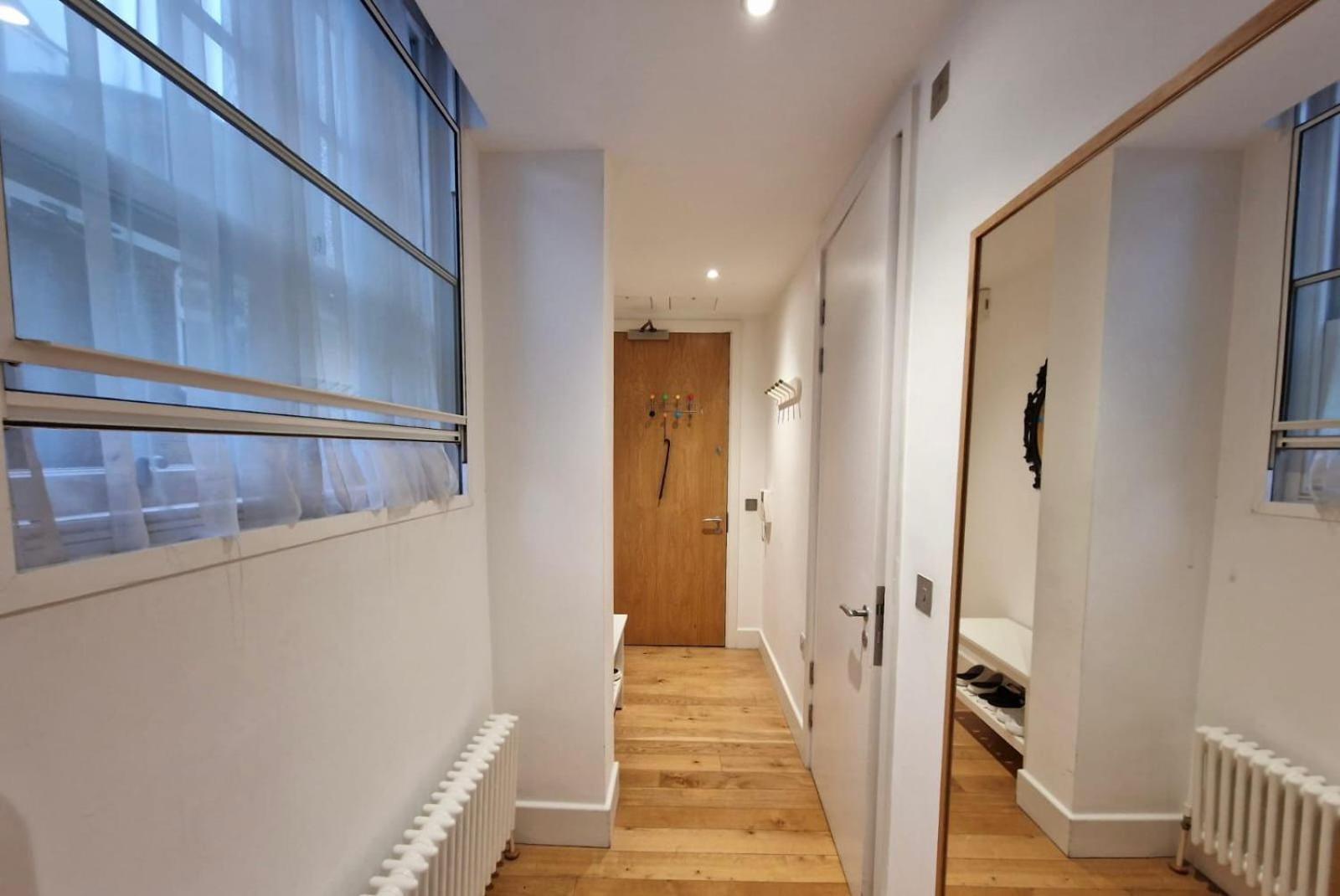 One Bedroom Apartment In Holborn Londra Exterior foto