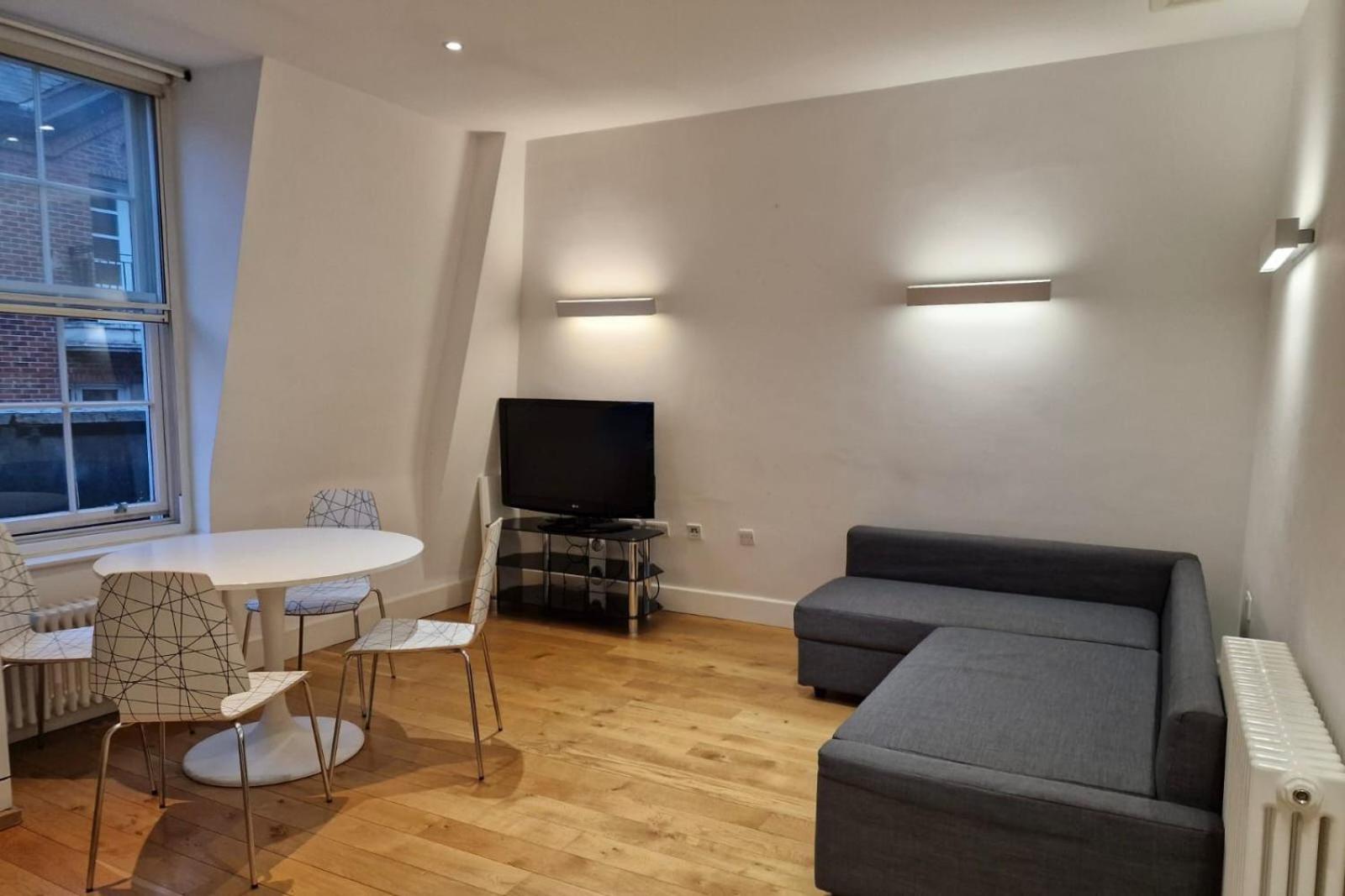 One Bedroom Apartment In Holborn Londra Exterior foto